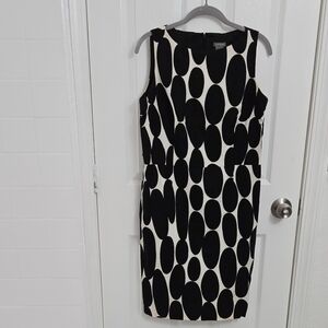 Ann Taylor Black and White Sleeveless Dress